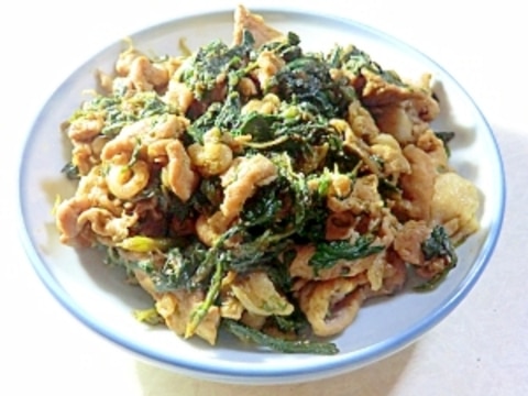シンプルな味付け、豚肉と春菊の味噌炒め